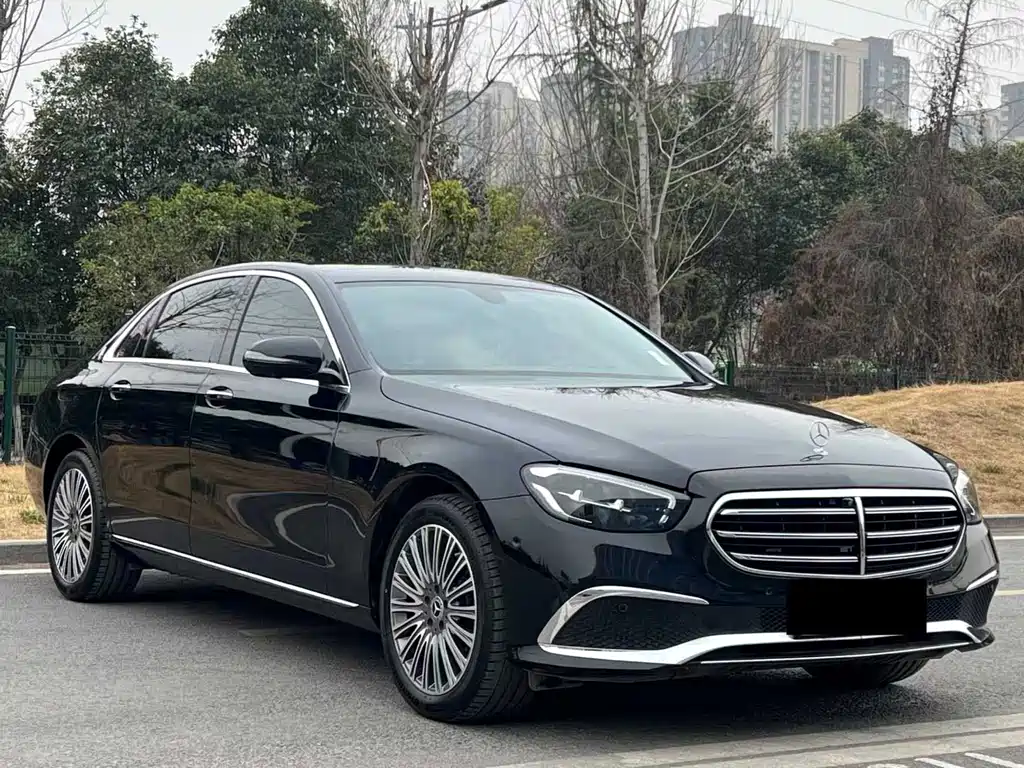 Mercedes-Benz E-Class — миниатюра 3