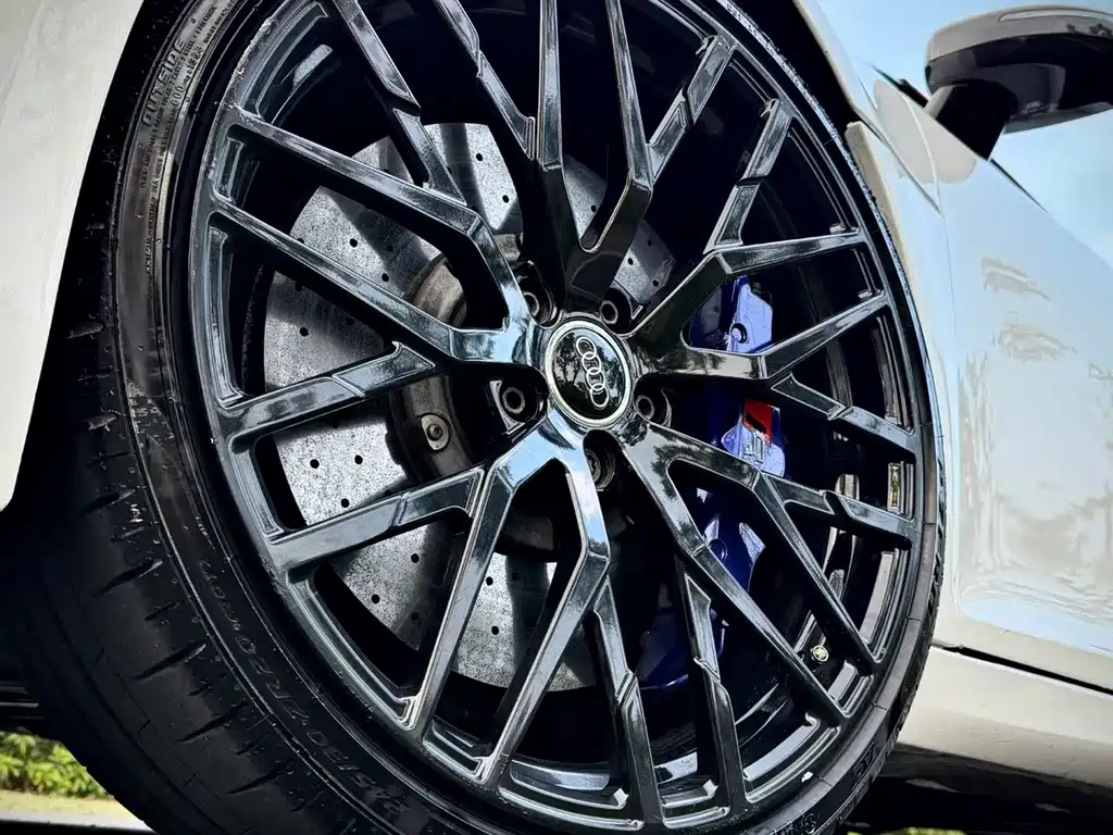 Audi R8 — миниатюра 6