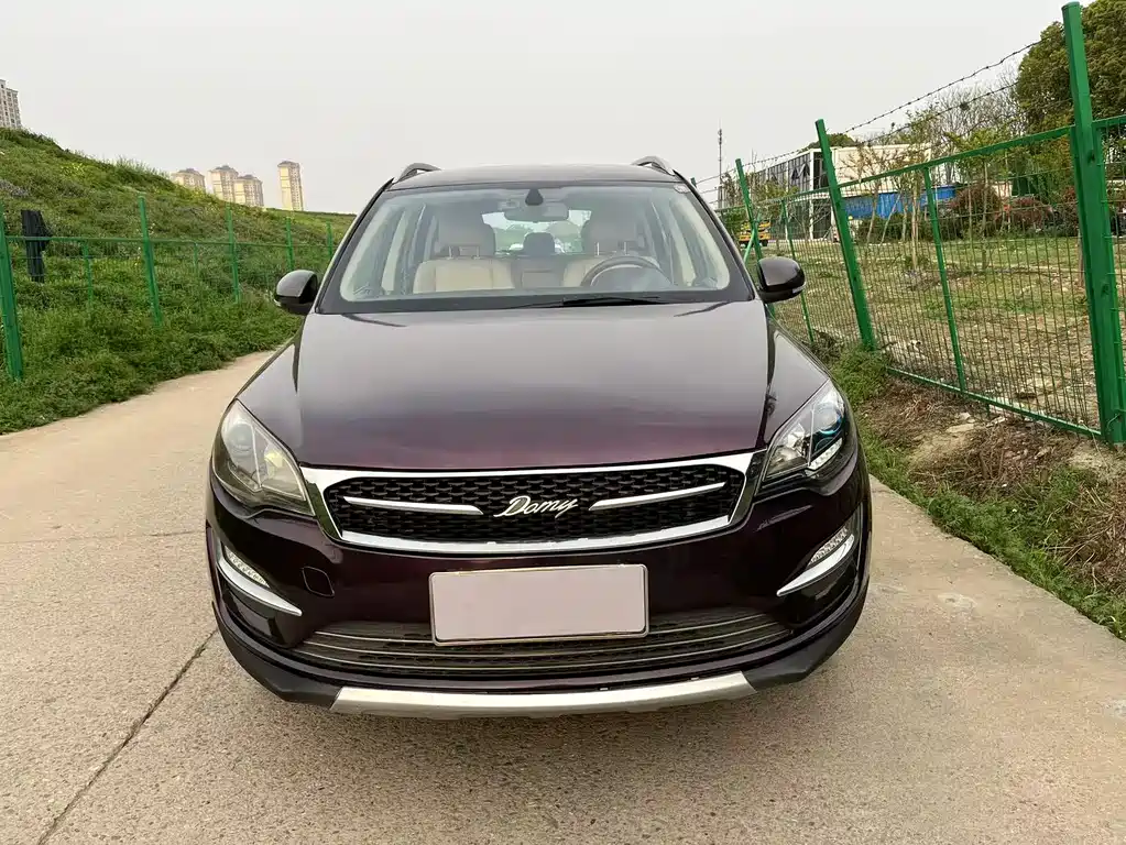 Zotye X5 2017 1.5T MT Luxury