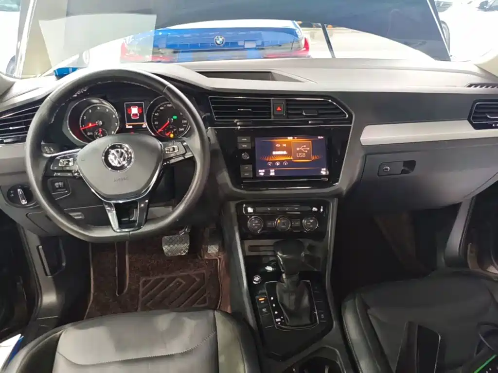 Volkswagen Tiguan L — миниатюра 10