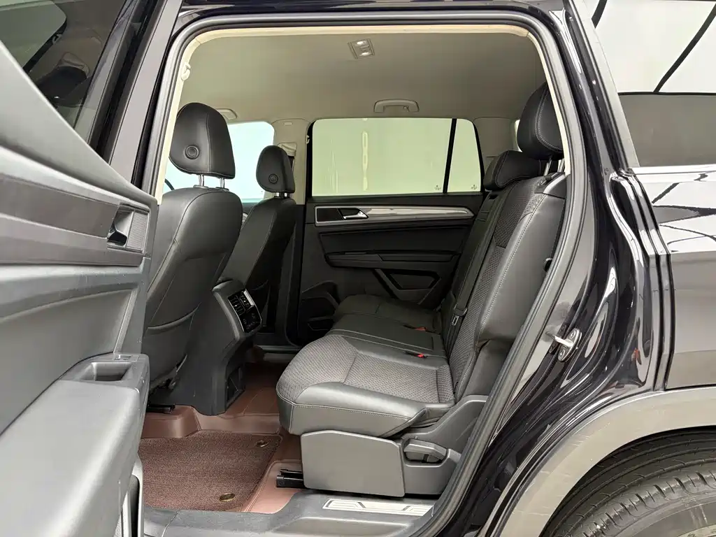 Volkswagen Teramont — миниатюра 5