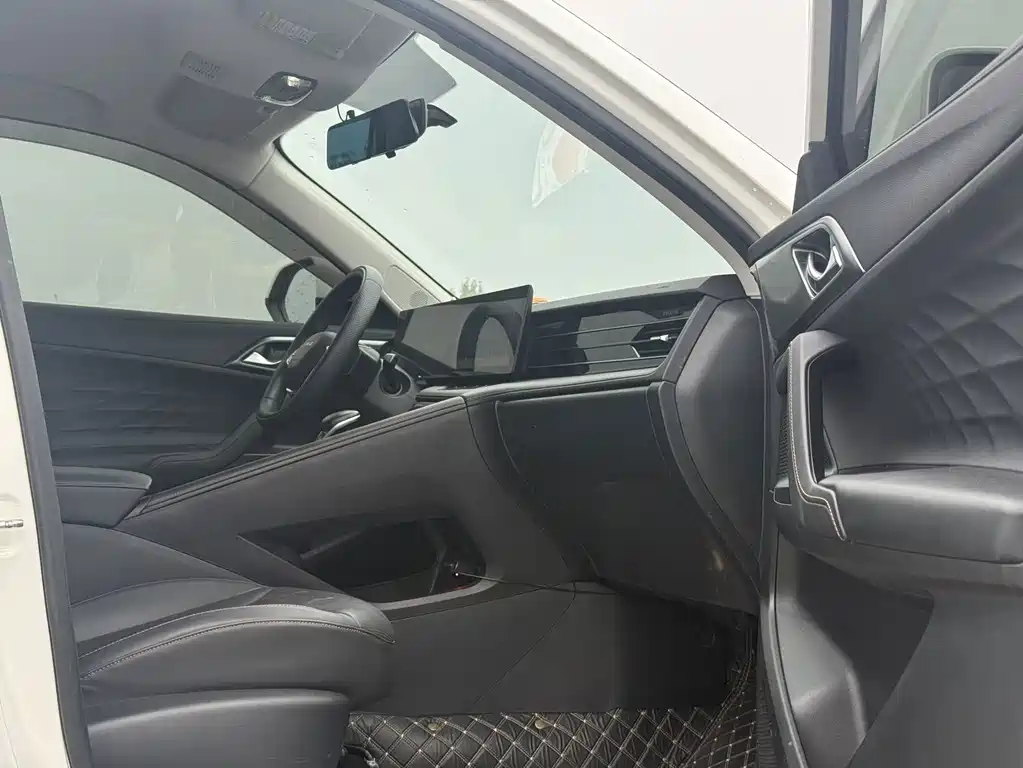 Roewe D5X DMH — миниатюра 15