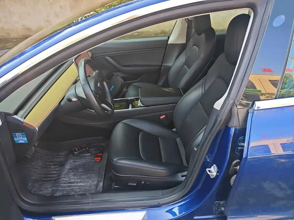 Tesla Model 3 — миниатюра 15