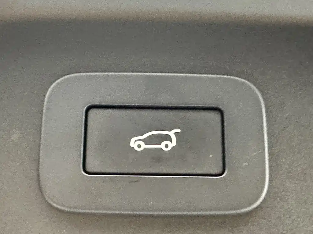 Land Rover Velar — миниатюра 22