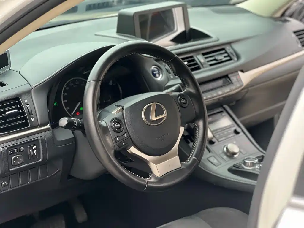 Lexus CT — фотографии объявления, Фото 17
