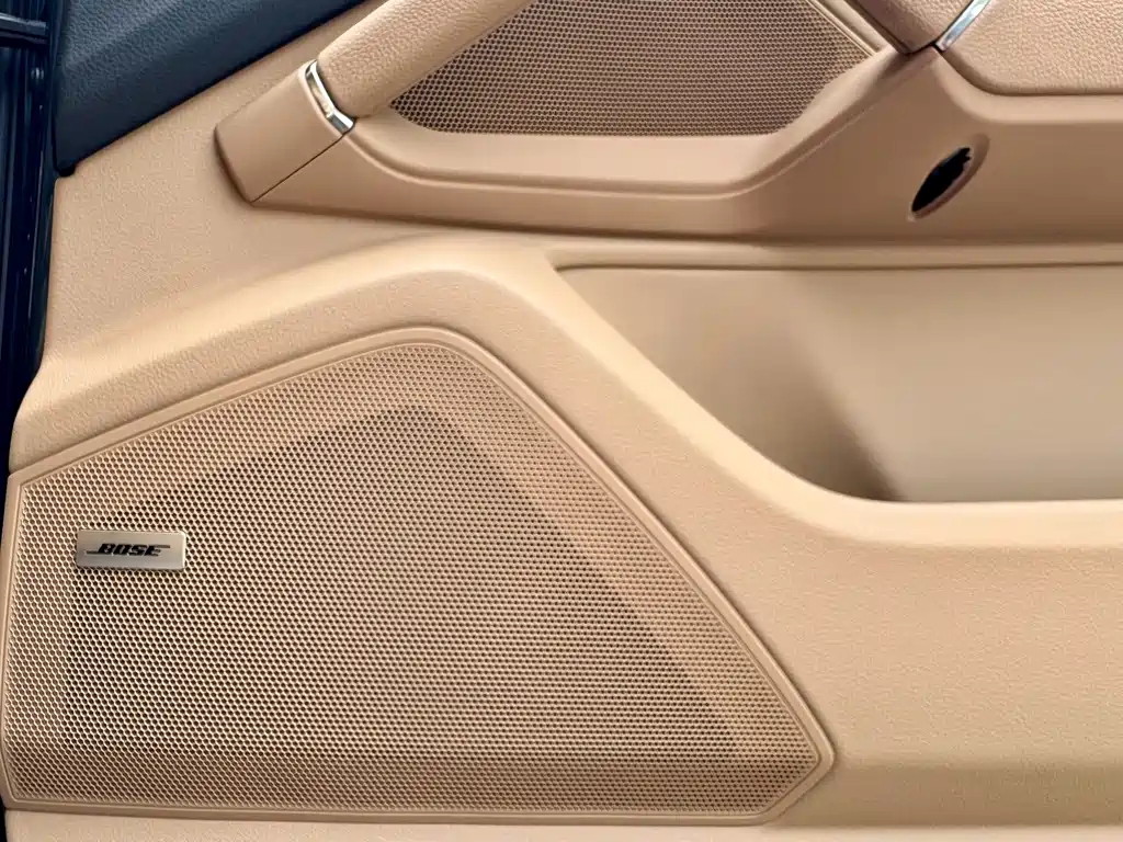 Porsche Cayenne — миниатюра 15