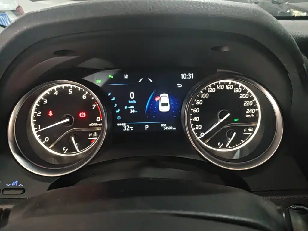 Toyota Camry — миниатюра 12