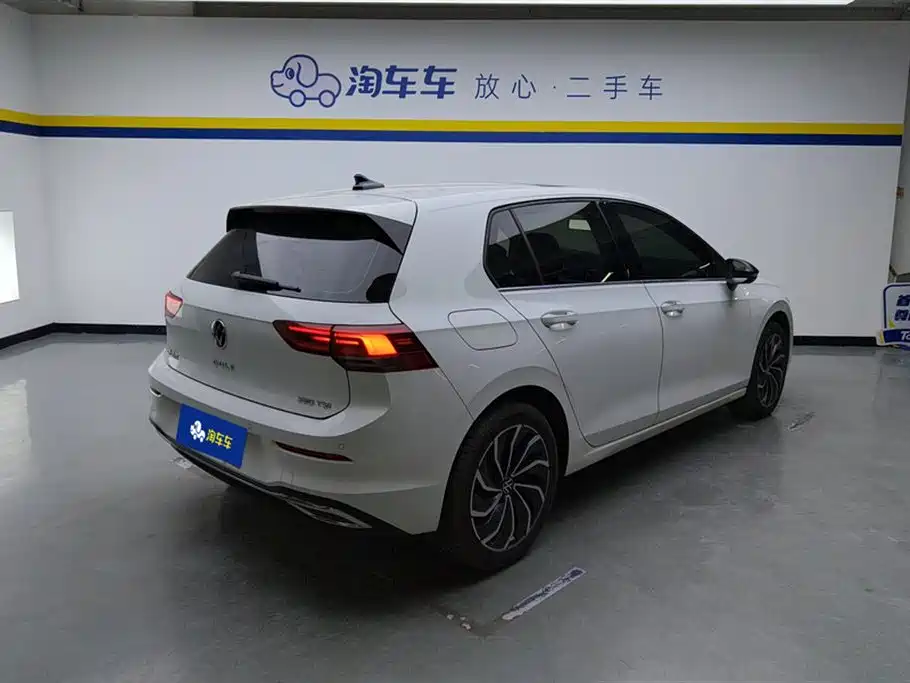 Volkswagen Golf 2024 280TSI DSG Pro