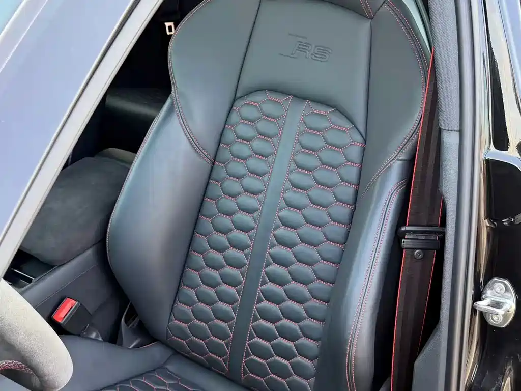 Audi RS 4 — миниатюра 13