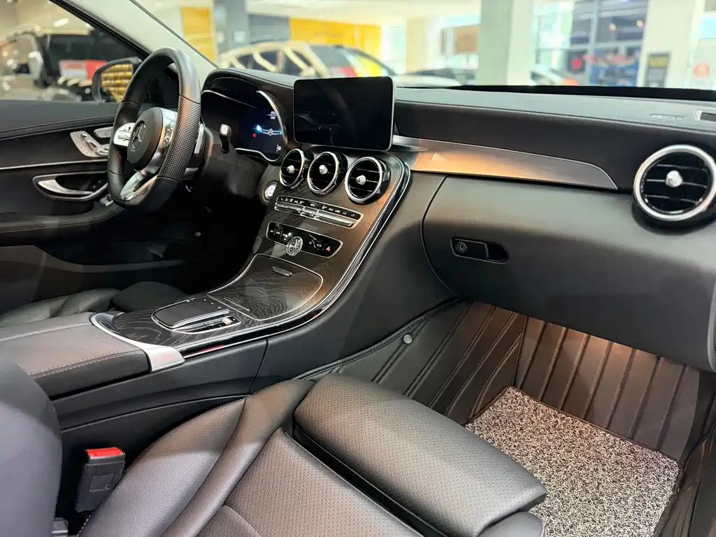 Mercedes-Benz C-Class — миниатюра 12