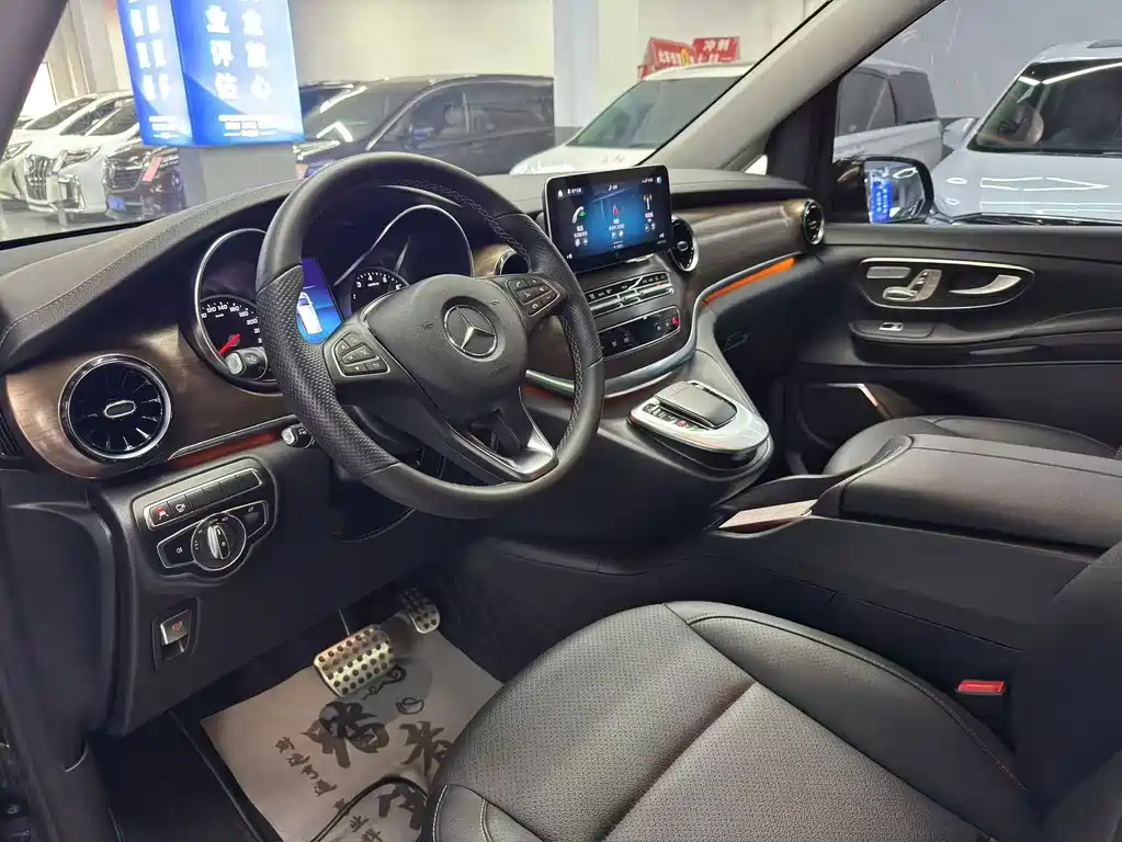 Mercedes-Benz V-Class — миниатюра 7