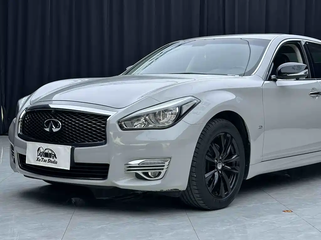 Infiniti Q70 2015 Q70L 2.5L Elite