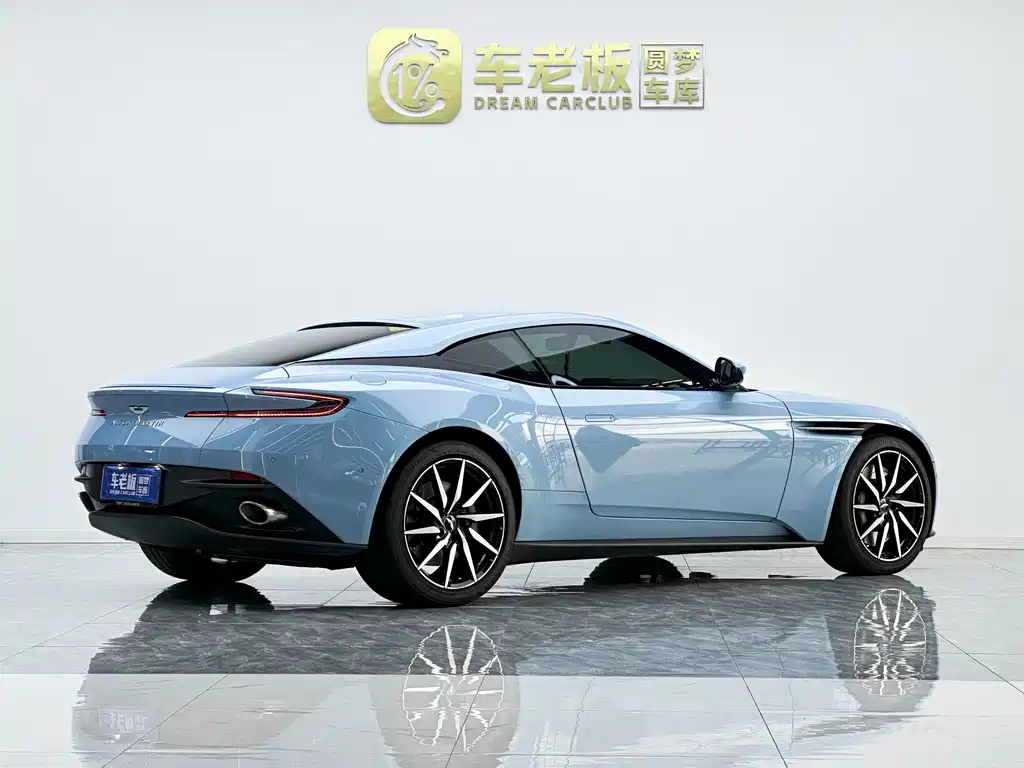 Aston Martin DB11 — миниатюра 4