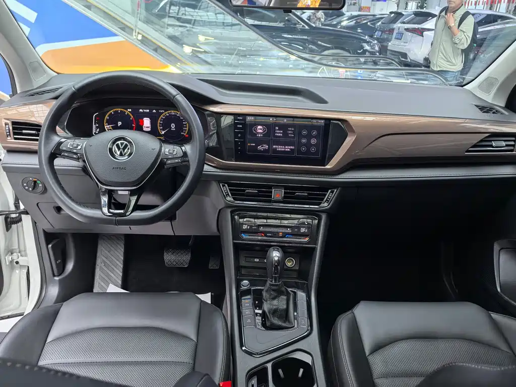 Volkswagen Tharu — миниатюра 7