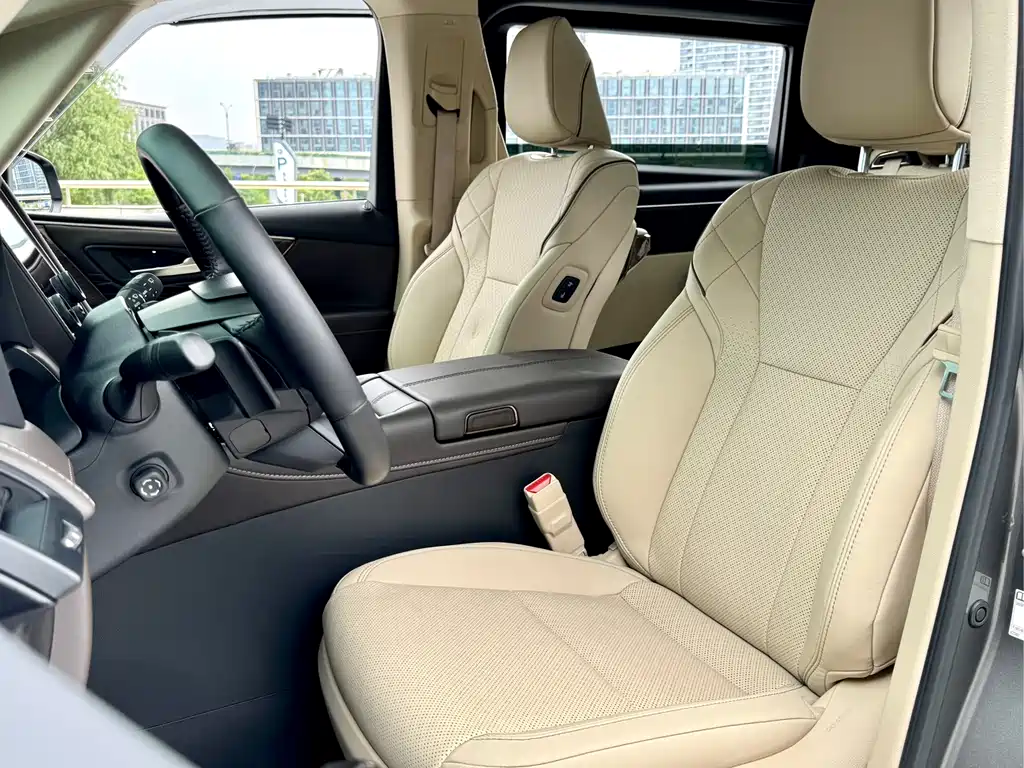 Toyota Vellfire 2024 2.5L