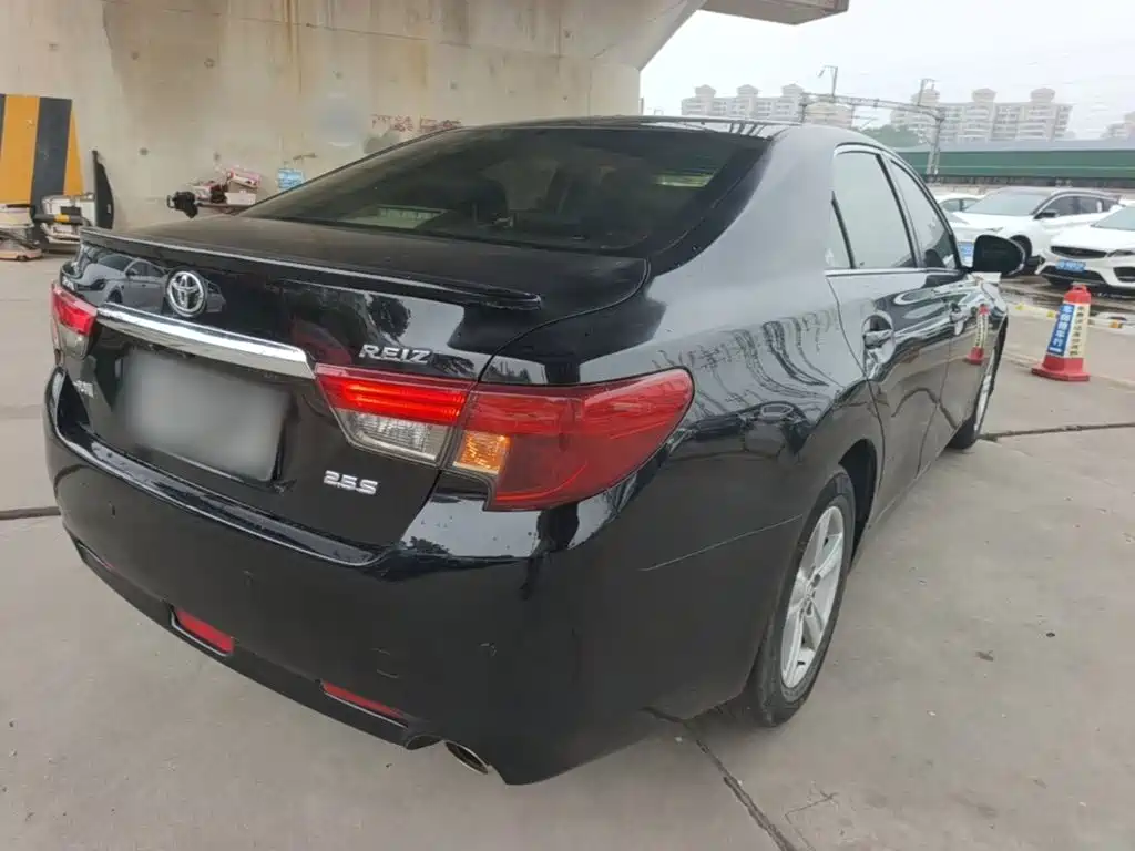 Toyota Reiz 2013 2.5S