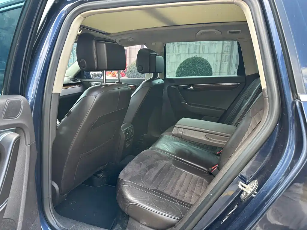 Volkswagen Magotan (Import) — миниатюра 4