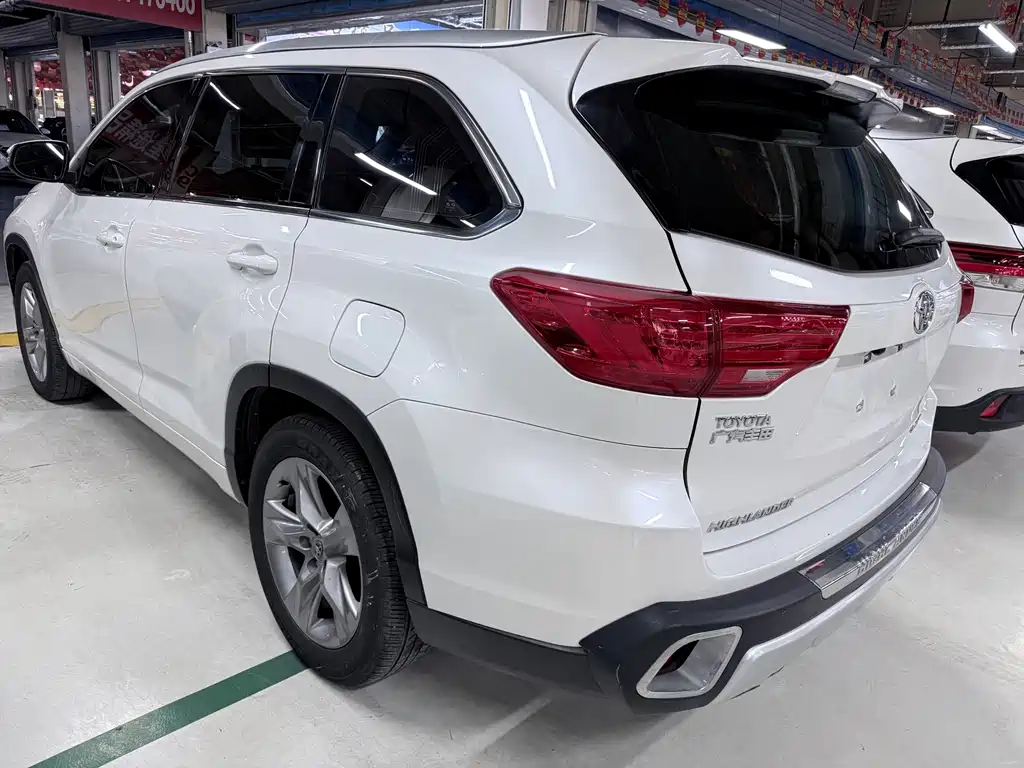 Toyota Highlander — миниатюра 16