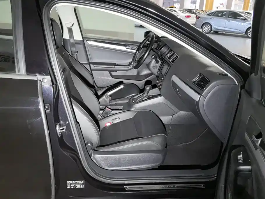Volkswagen Sagitar — миниатюра 8