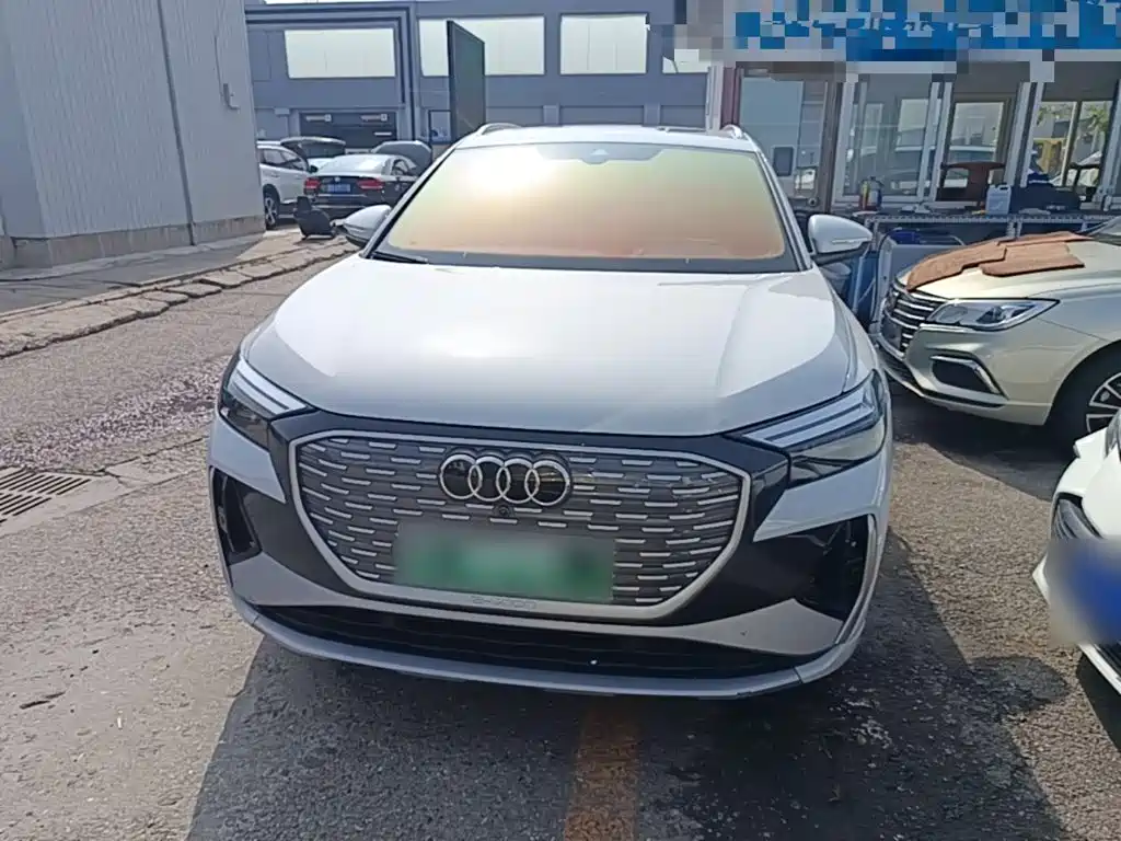 Audi Q4 e-tron — миниатюра 3