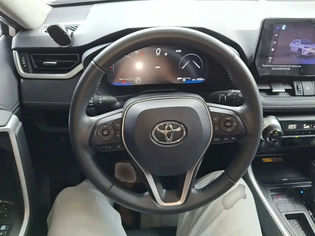 Toyota RAV4 — миниатюра 11