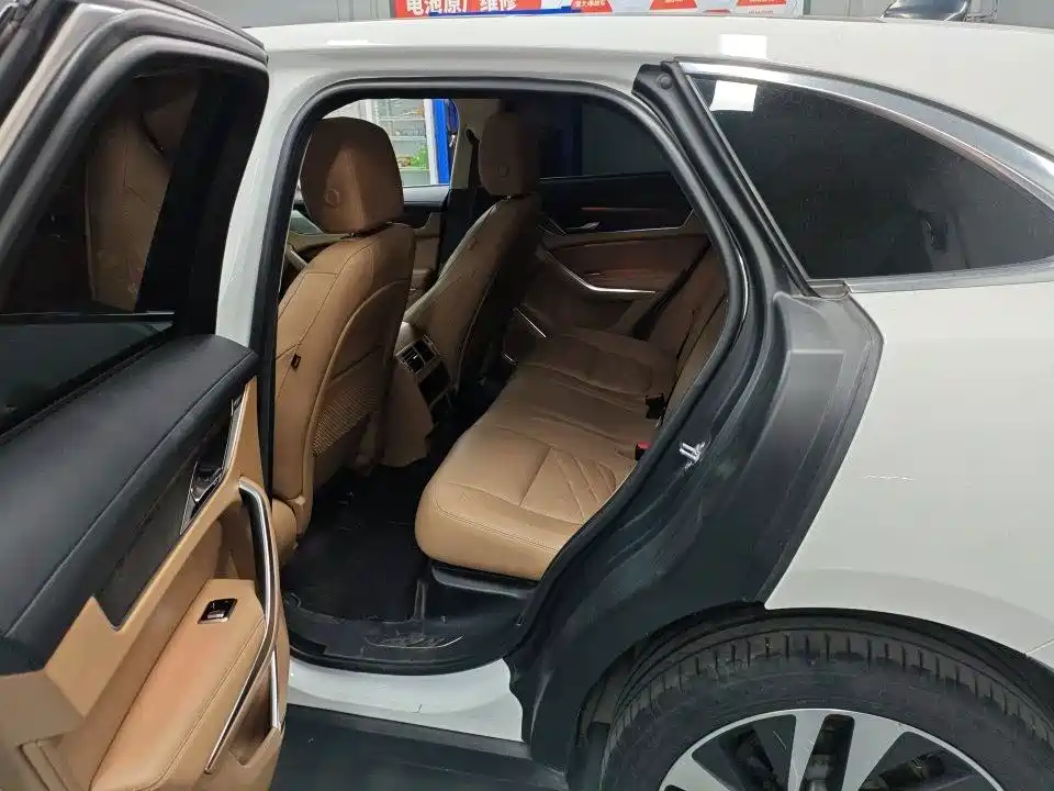 Jaguar F-PACE — миниатюра 6