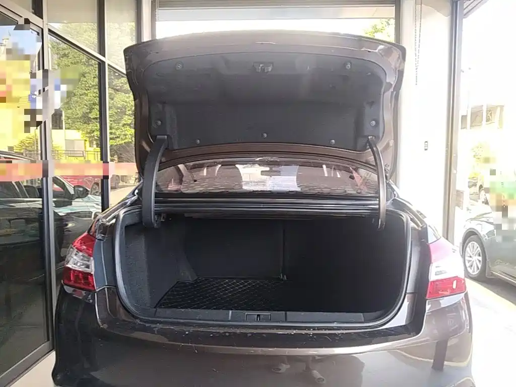 Peugeot 408 — миниатюра 19