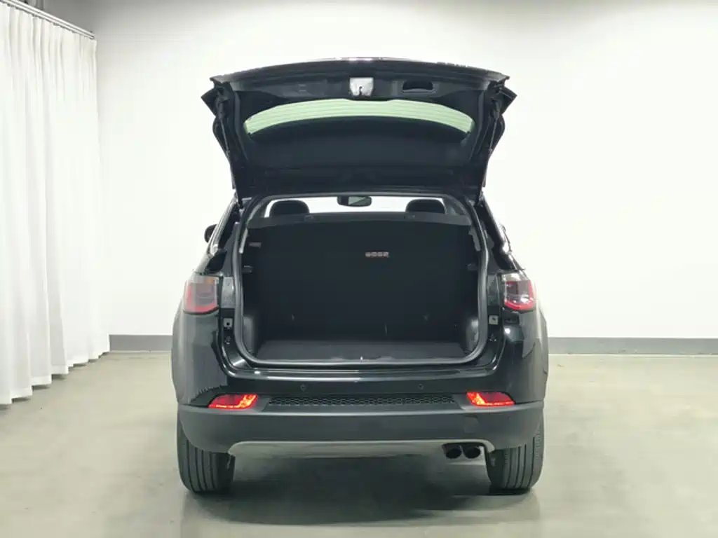 Jeep Compass — миниатюра 6