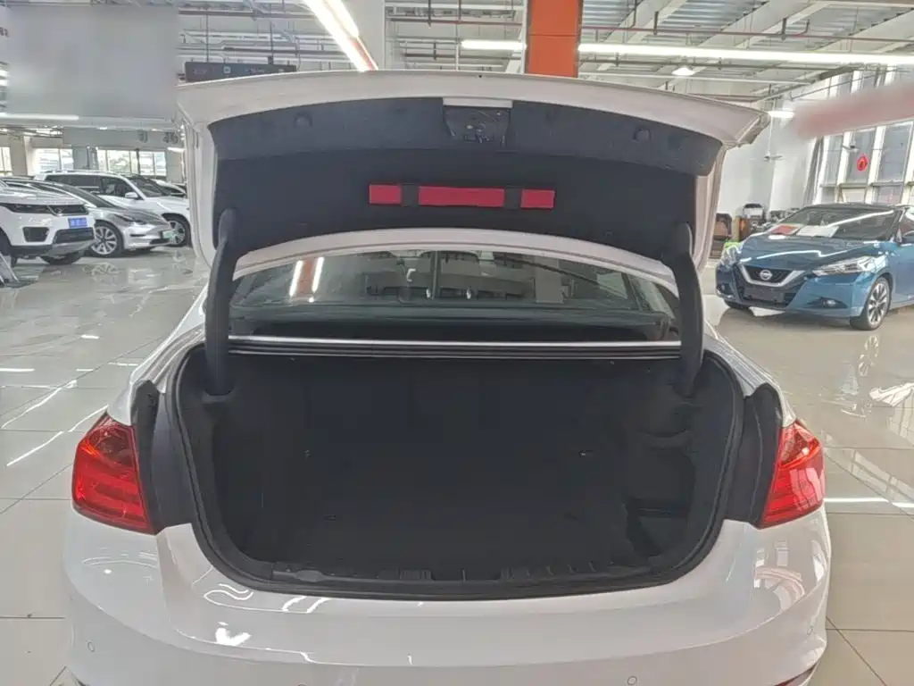 BMW 3 Series — миниатюра 19