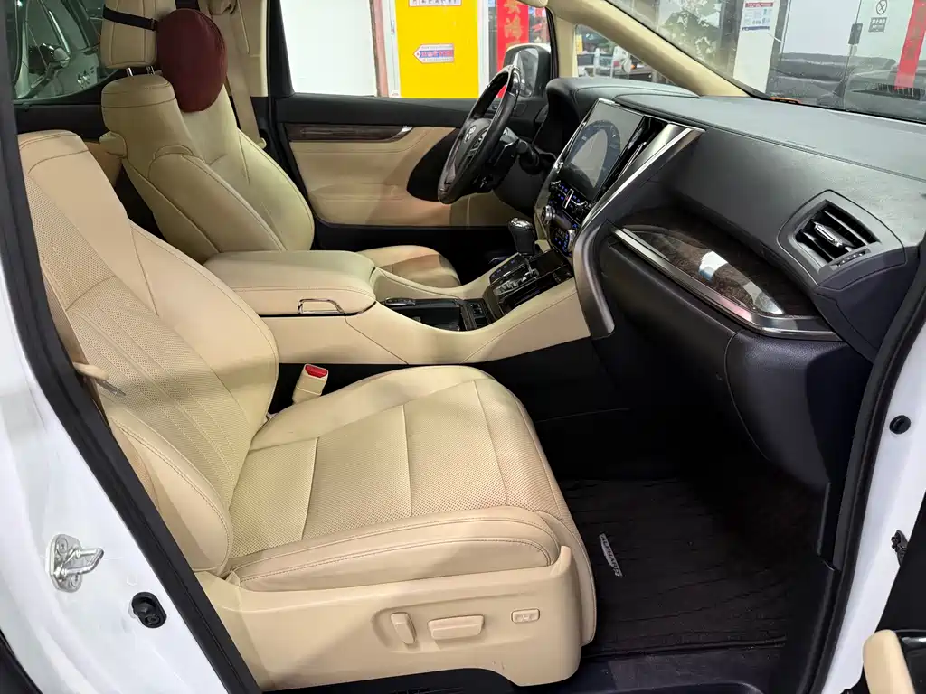Toyota Alphard 2021 — фото 12