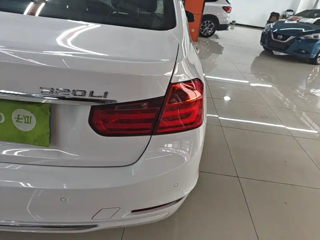 BMW 3 Series — миниатюра 8