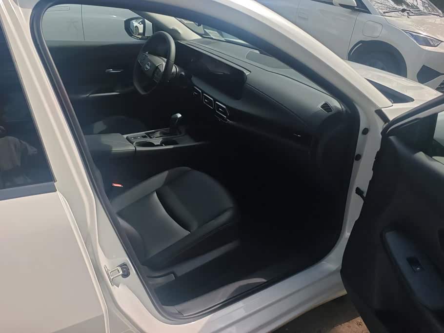 Nissan Sylphy 1.6 л 2026 г. Белый, пробег 700 км