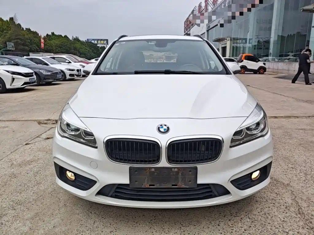 BMW 2 Series Active Tourer — миниатюра 3