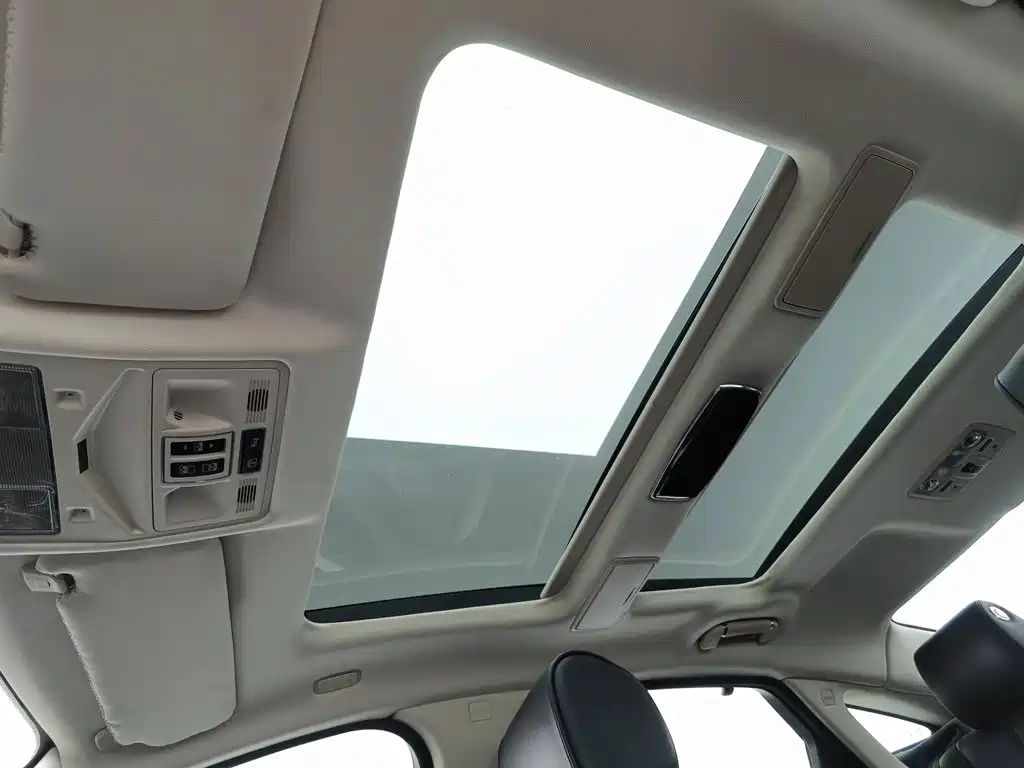 Jaguar XJ — миниатюра 14