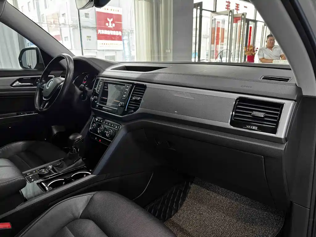 Volkswagen Teramont — миниатюра 8
