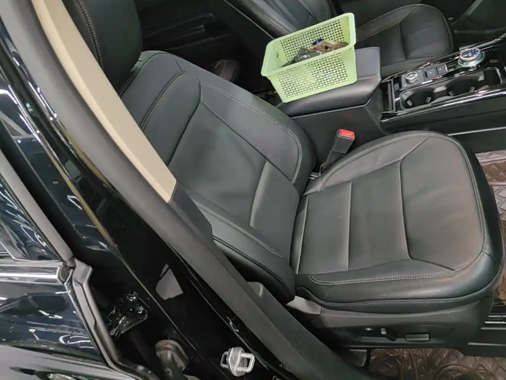 Ford Explorer — миниатюра 25