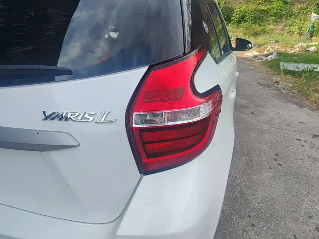 Toyota Yaris L — миниатюра 8