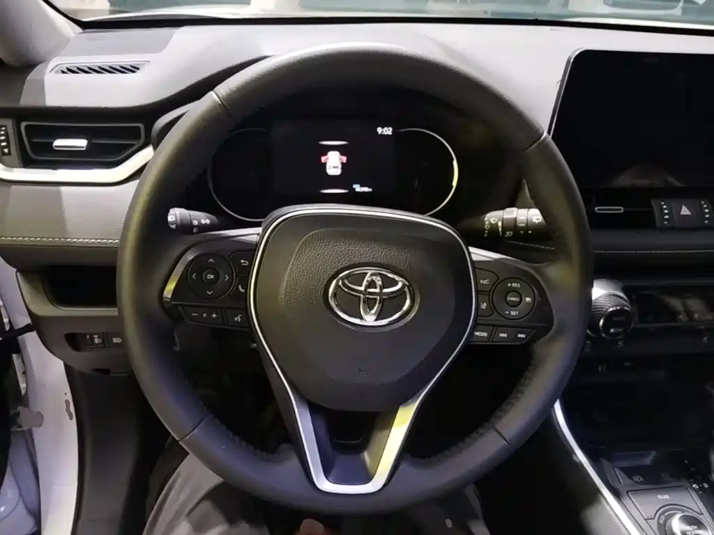 Toyota RAV4 — миниатюра 11