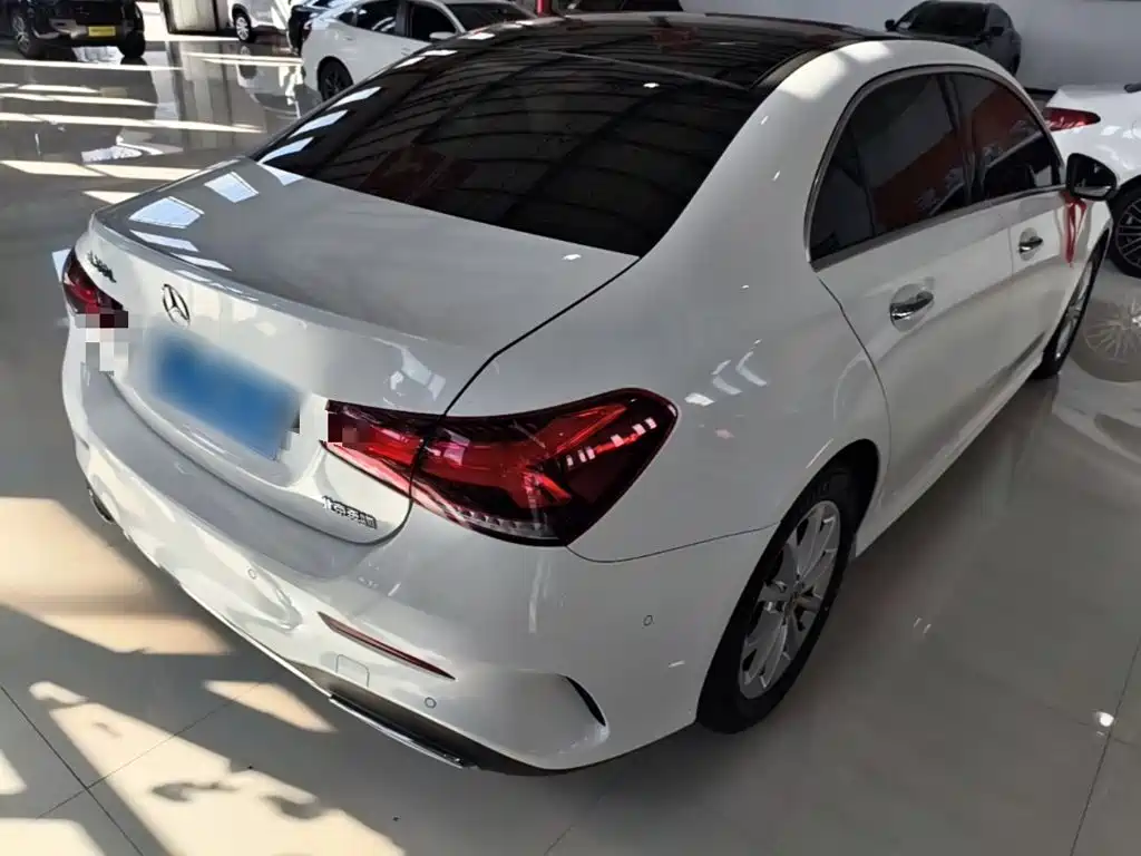 Mercedes-Benz A-Class — миниатюра 7