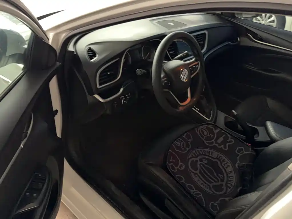 Buick Excelle — миниатюра 8