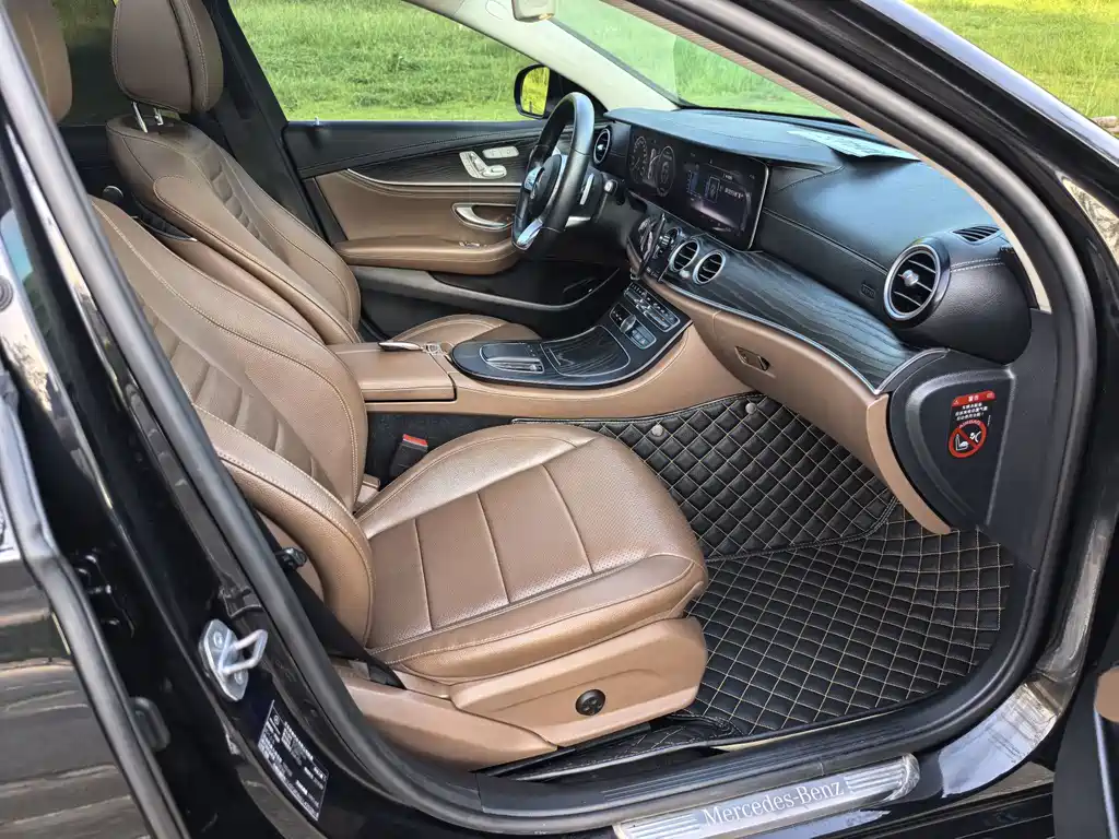 Mercedes-Benz E-Class — миниатюра 12