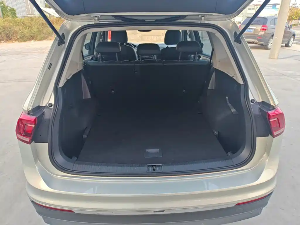 Volkswagen Tiguan L — миниатюра 19