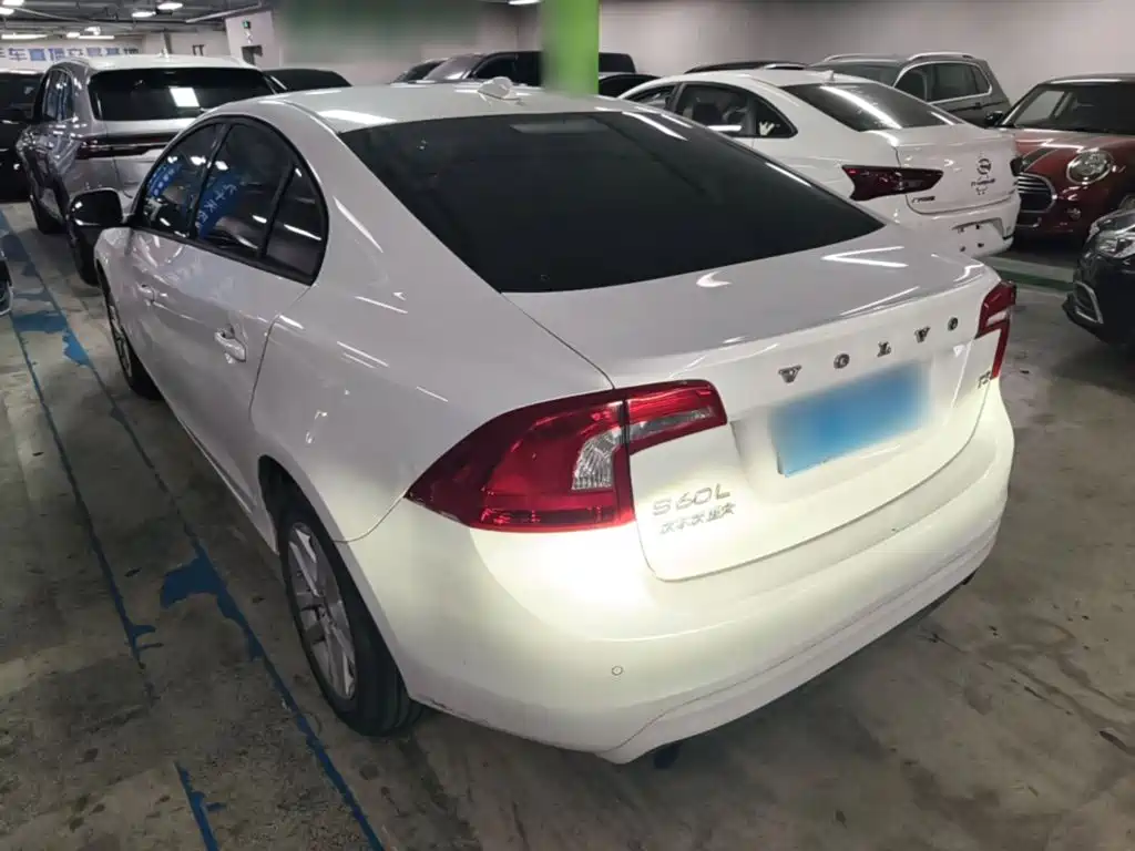 Volvo S60 — миниатюра 5