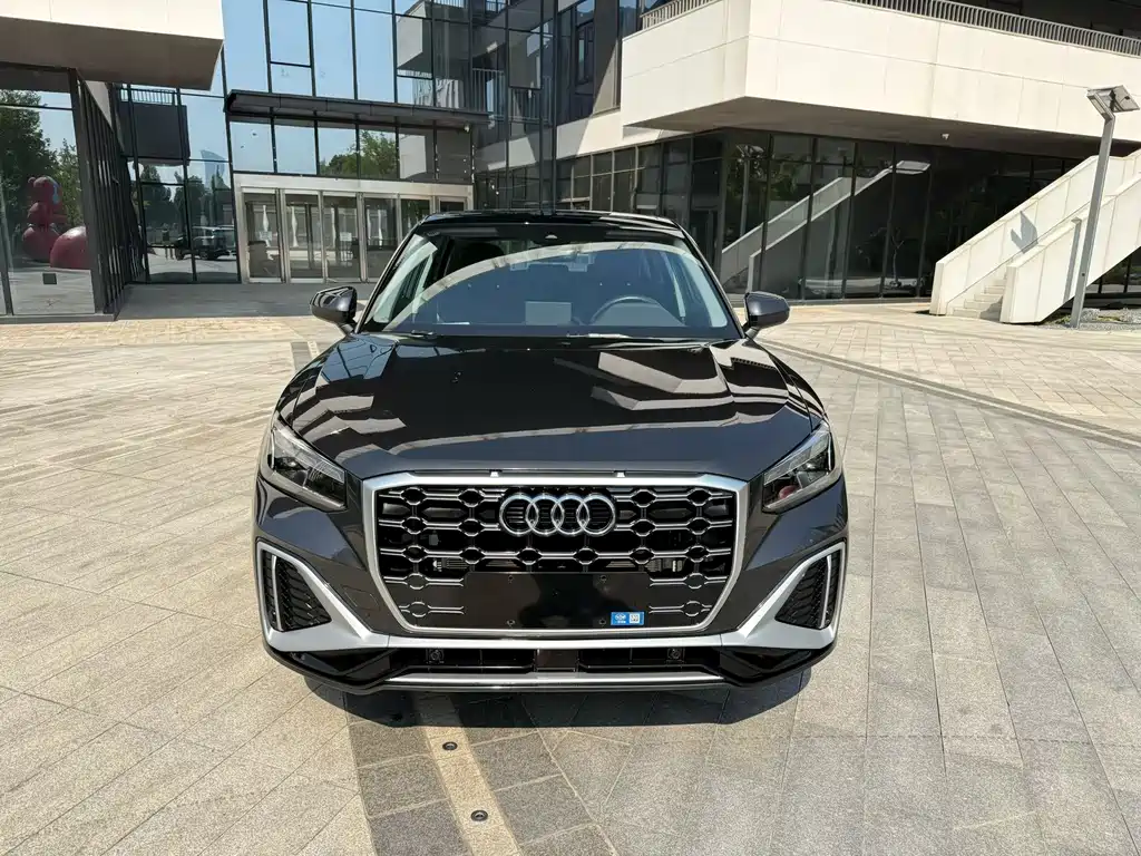 Audi Q2L — миниатюра 2