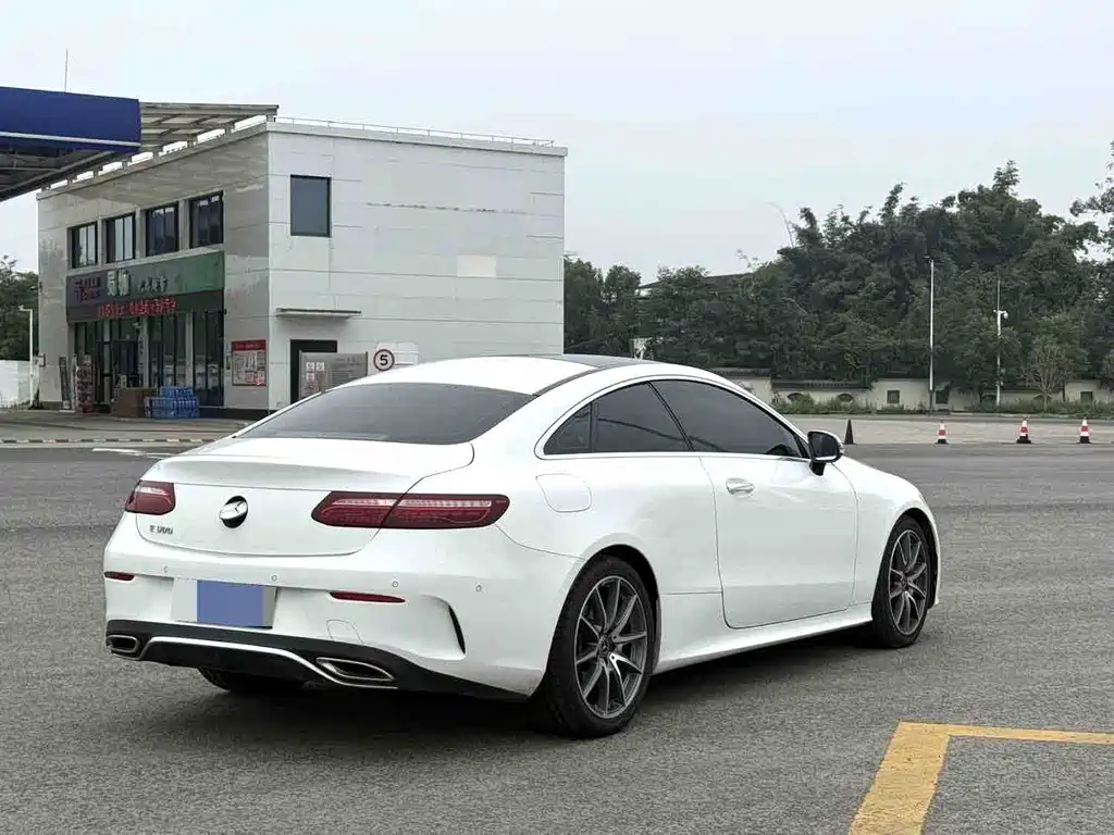 Mercedes-Benz E-Class (Import) — миниатюра 8