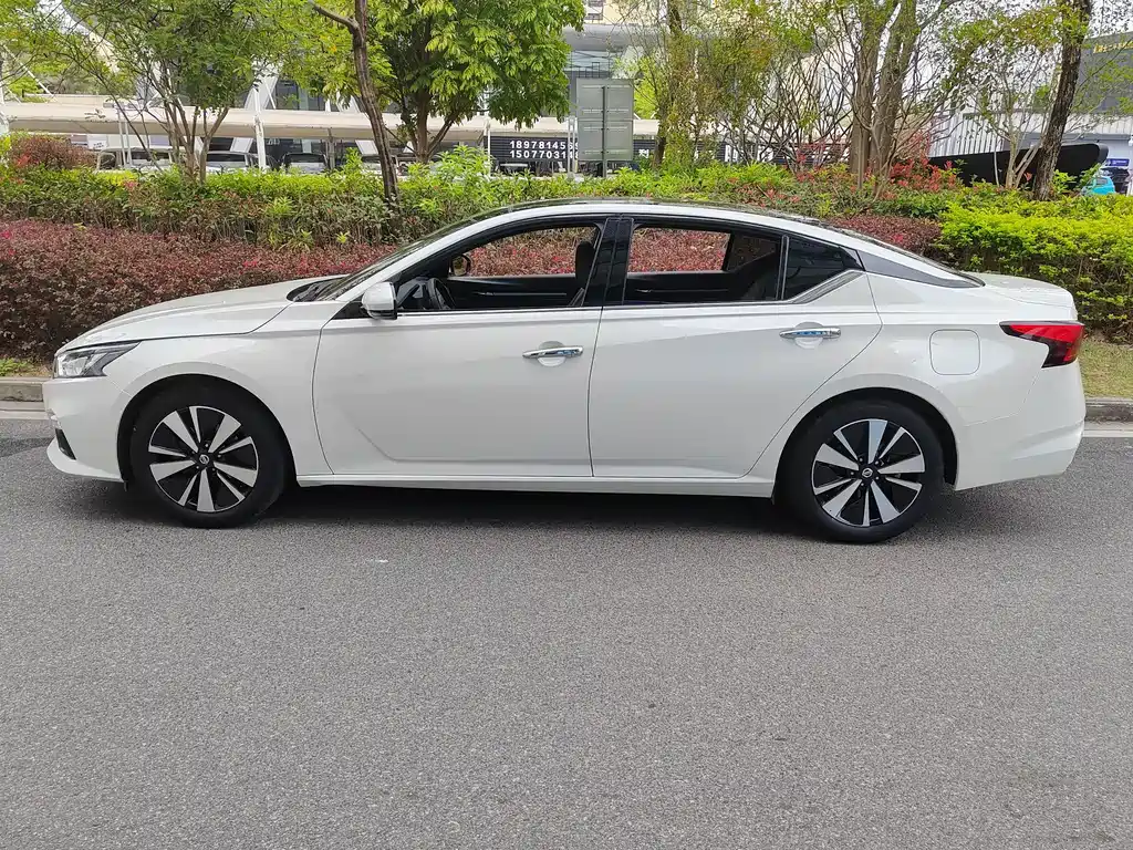 NISSAN TEANA