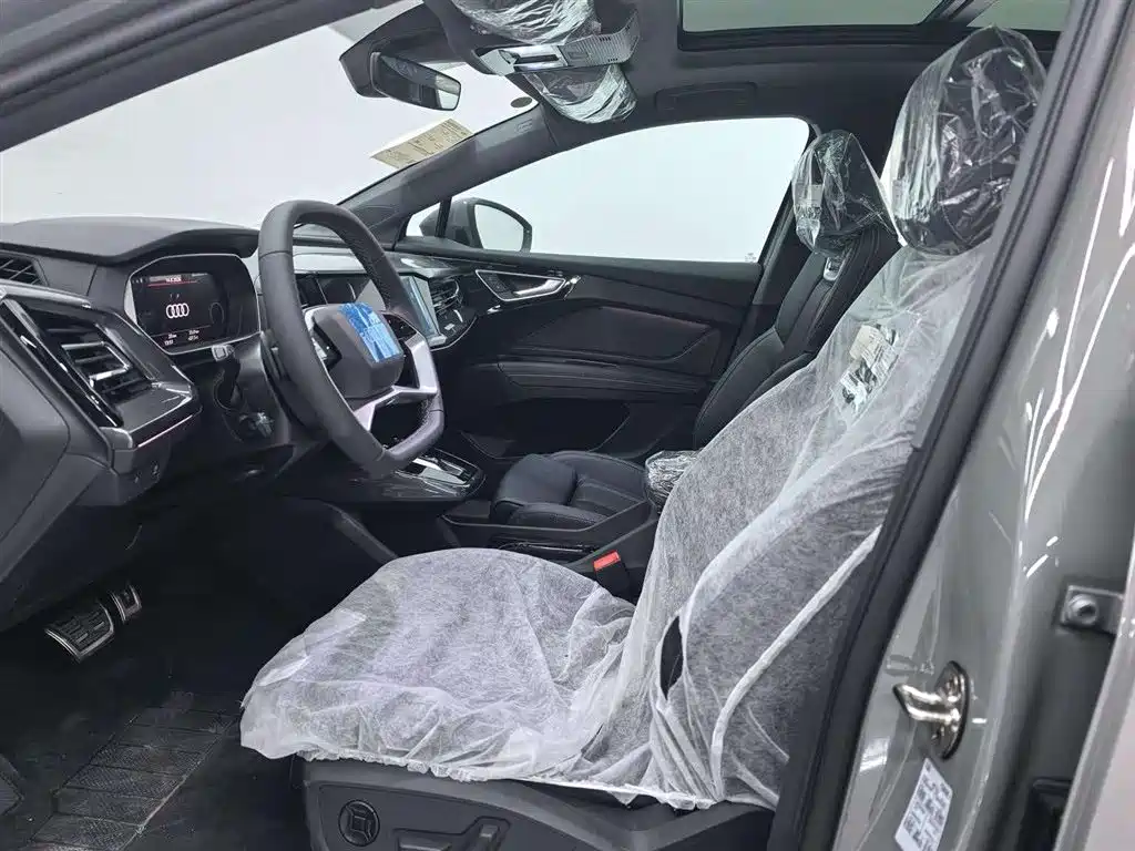 Audi Q4 e-tron — миниатюра 12
