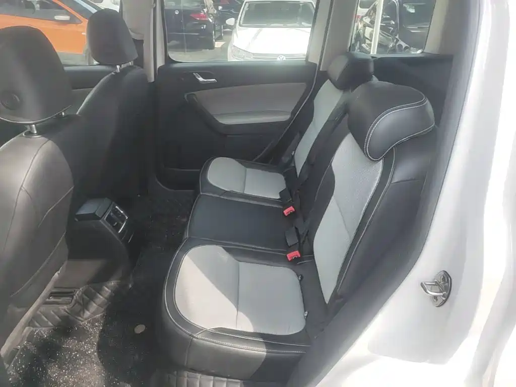 Skoda Yeti — миниатюра 17