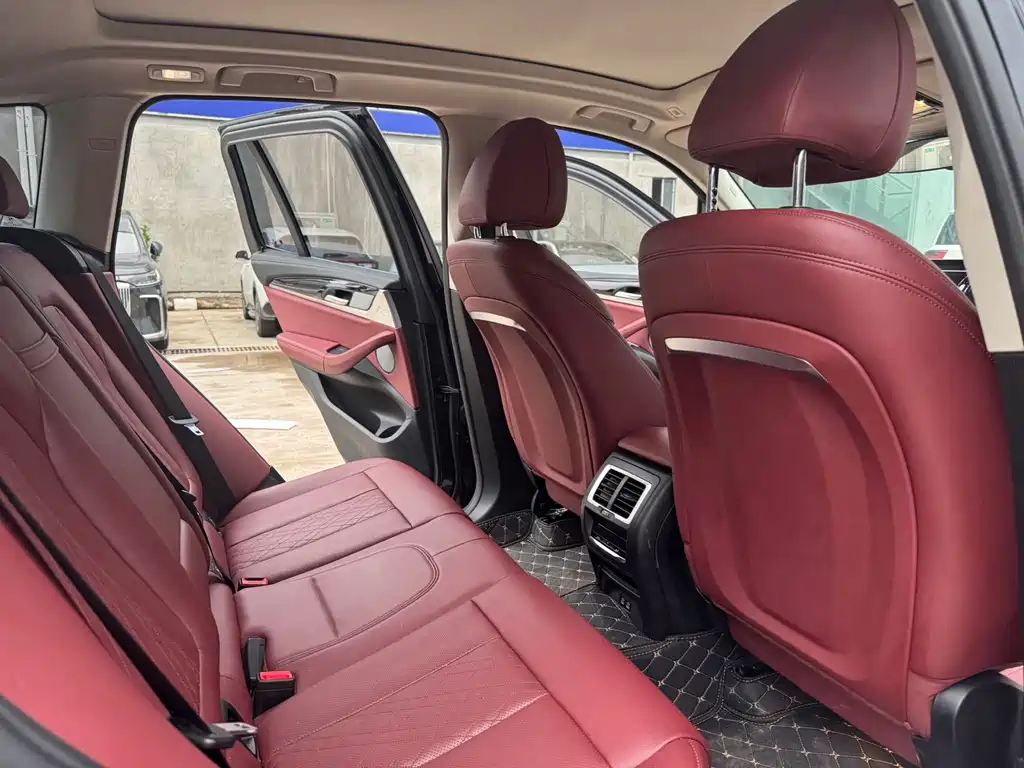 BMW iX3 — миниатюра 13