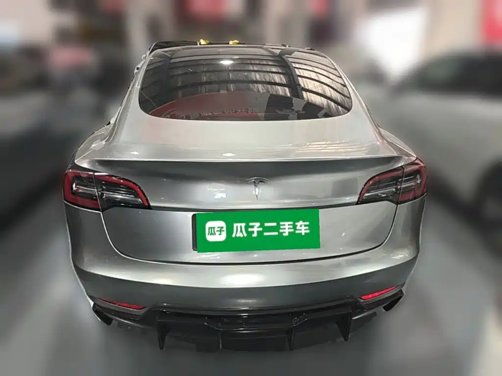 Tesla Model 3 — миниатюра 8